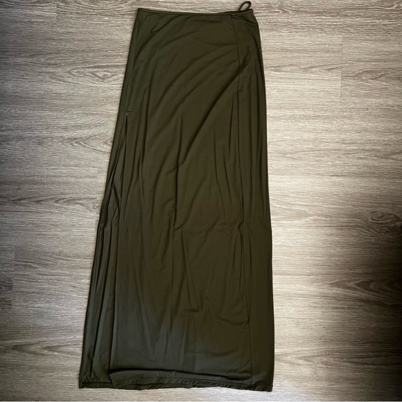 Indah Simone Top & Rosetta Skirt - Picture 7 of 13